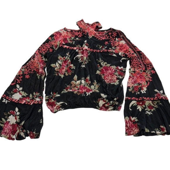 Free People Black and Red Crop Blouse with Bell Sleeves - Picture 10 of 11
